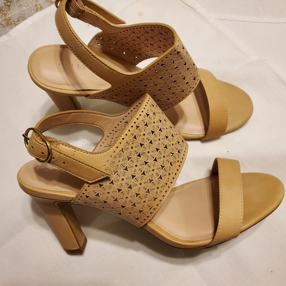Kelly & Katie Beige/Tan Scrolled Sandals - Picture 4 of 7